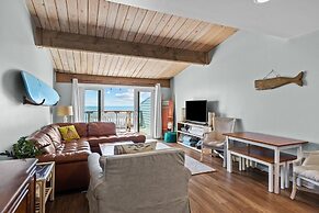 Coral Shores #4 3 Bedroom Condo by RedAwning