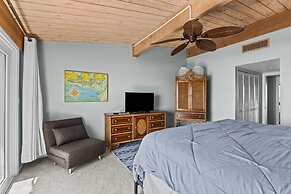 Coral Shores #4 3 Bedroom Condo by RedAwning