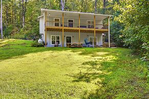 Painted Skies Upscale Getaway By Lake Burton!