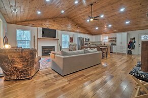 Painted Skies Upscale Getaway By Lake Burton!