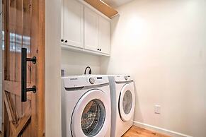 Painted Skies Upscale Getaway By Lake Burton!