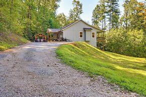 Painted Skies Upscale Getaway By Lake Burton!