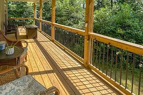 Painted Skies Upscale Getaway By Lake Burton!