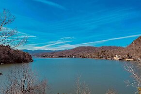 Painted Skies Upscale Getaway By Lake Burton!
