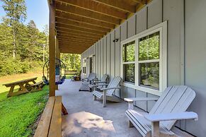 Painted Skies Upscale Getaway By Lake Burton!