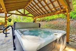 Painted Skies Upscale Getaway By Lake Burton!