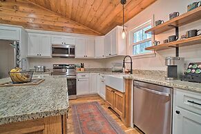 Painted Skies Upscale Getaway By Lake Burton!