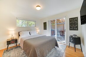 Seattle Vacation Home w/ Hot Tub: 5 Mi to Downtown