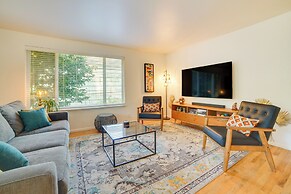 Seattle Vacation Home w/ Hot Tub: 5 Mi to Downtown