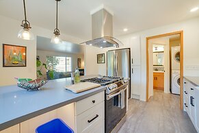 Seattle Vacation Home w/ Hot Tub: 5 Mi to Downtown