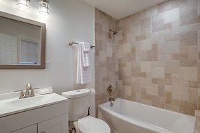 Charming Memphis Apartment: Remote-work Friendly!