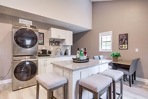 Charming Memphis Apartment: Remote-work Friendly!