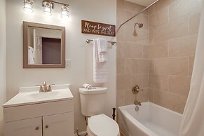 Charming Memphis Apartment: Remote-work Friendly!