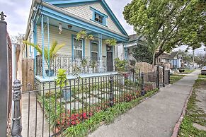 5 Mi to Bourbon Street: Central Nola Home