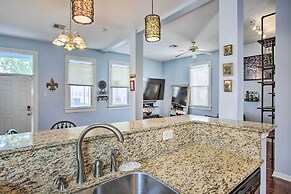 5 Mi to Bourbon Street: Central Nola Home