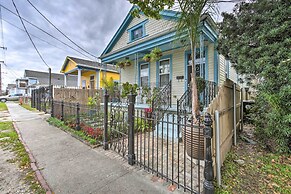 5 Mi to Bourbon Street: Central Nola Home