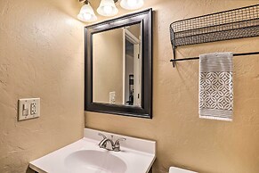 Sunny Tucson Abode w/ Fire Pit 9 Mi to U of A
