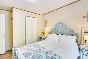 8 Mi to Helen: Sautee Nacoochee Home w/ Hot Tub