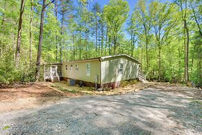 8 Mi to Helen: Sautee Nacoochee Home w/ Hot Tub