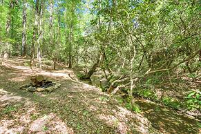 8 Mi to Helen: Sautee Nacoochee Home w/ Hot Tub