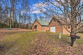 Woodsy Blue Ridge Retreat, 3 Mi to Downtown!