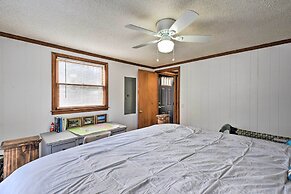 Woodsy Blue Ridge Retreat, 3 Mi to Downtown!