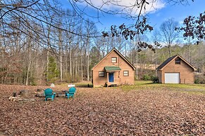 Woodsy Blue Ridge Retreat, 3 Mi to Downtown!