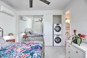 < 3 Mi to U of A: Poolside Oasis in Tucson!