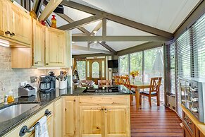 Jasper Hideaway w/ Spacious Deck + Community Pool