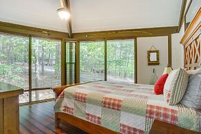 Jasper Hideaway w/ Spacious Deck + Community Pool