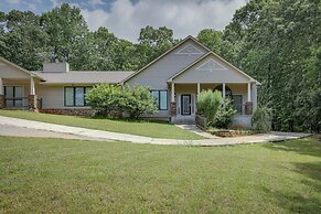 Single-story Home ~ 7 Mi to Old Towne Conyers!