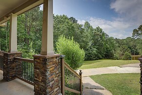 Single-story Home ~ 7 Mi to Old Towne Conyers!