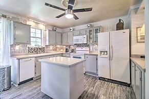 'the River Cottage' Charming Retreat w/ Dock