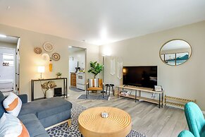 Scandi Boho Seattle Apartment, Walk to Waterfront!
