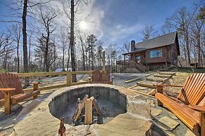 Stunning Escape w/ Loft, Hot Tub + Mtn Views!