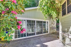 Cozy Portland Studio w/ Electric Fireplace