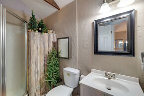 Rustic Log Cabin w/ Studio ~ 5 Mi to Pikes Peak!