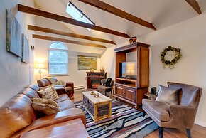 Rustic Log Cabin w/ Studio ~ 5 Mi to Pikes Peak!