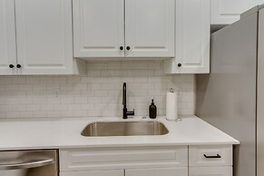 Wfh-friendly Condo Rental in Nashville, Georgia!