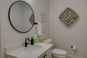 Wfh-friendly Condo Rental in Nashville, Georgia!