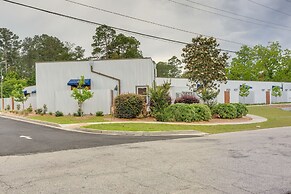Wfh-friendly Condo Rental in Nashville, Georgia!