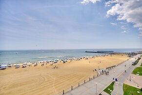 Inviting Virginia Beach Condo w/ Community Pool