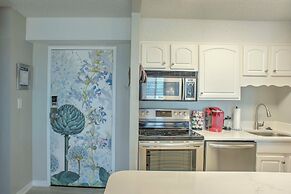 Inviting Virginia Beach Condo w/ Community Pool