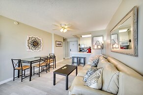 Inviting Virginia Beach Condo w/ Community Pool