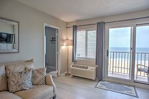 Inviting Virginia Beach Condo w/ Community Pool