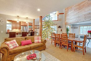 Idyllic Tahoe Home: 1 Mi to Heavenly Ski Resort!