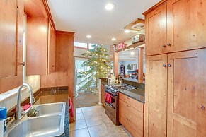 Idyllic Tahoe Home: 1 Mi to Heavenly Ski Resort!