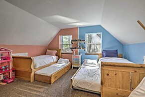 Idyllic Tahoe Home: 1 Mi to Heavenly Ski Resort!