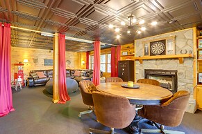 Blue Ridge Cabin w/ Hot Tub & Private Lake!