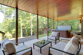 Blue Ridge Cabin w/ Hot Tub & Private Lake!